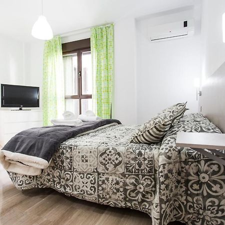 C&V Apartamentos - Horno De Marina Granada Luaran gambar